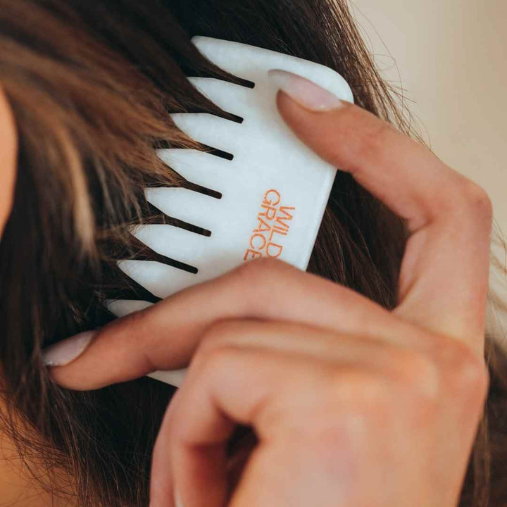 WILD GRACE white jade hair comb